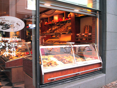 Ladenbau-Konzept ::: Café und Bäckerei Miosga (Fensterverkauf)
